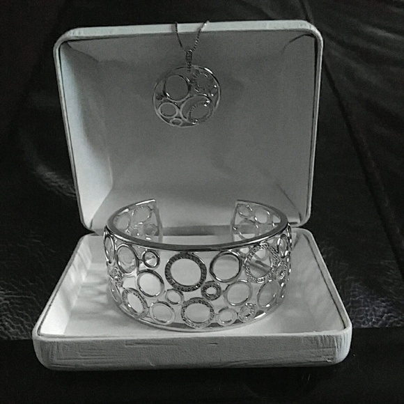 Diamond Bracelet and Pendant Set - Picture 1 of 5